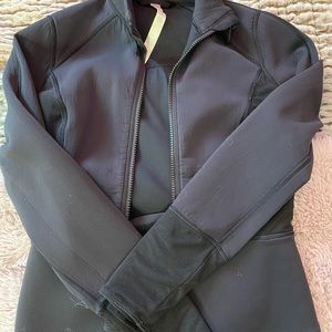 LULULEMON ZIP UP JACKET